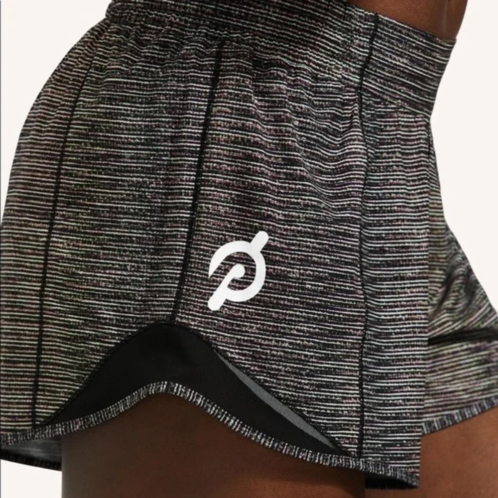 Lululemon Women's Black and Grey Shorts